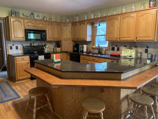 Luxury Home Cleanse - Everyone wants a clean shiny home, but very few have the time and motivation to get it done.  Schaad's Luxury Cleanse offers a trustworthy partnership you can depend on.  We have tailored cleaning packages to fit every need! Call us today for your free estimate.  330-601-2360.