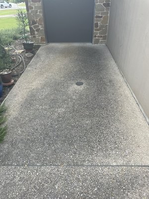 Mansion job - Lots of black algae covering drive way, cleaned it up really nice and made customers very happy Mansion job - Lots of black algae covering drive way, cleaned it up really nice and made customers very happy