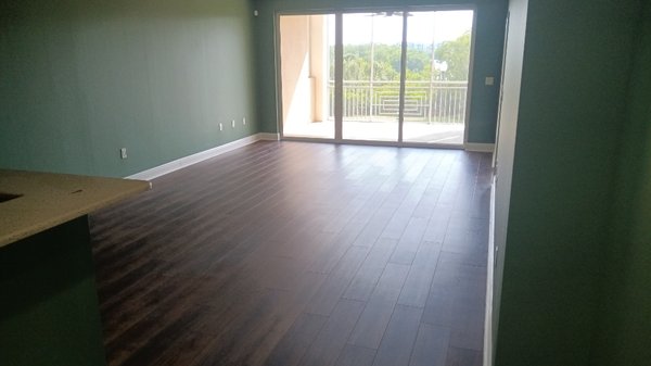 Quick 15 Day Condo Remodel - Customer needed a quick, affordable, light remodel for a recently purchased condo. 15 days in and out.