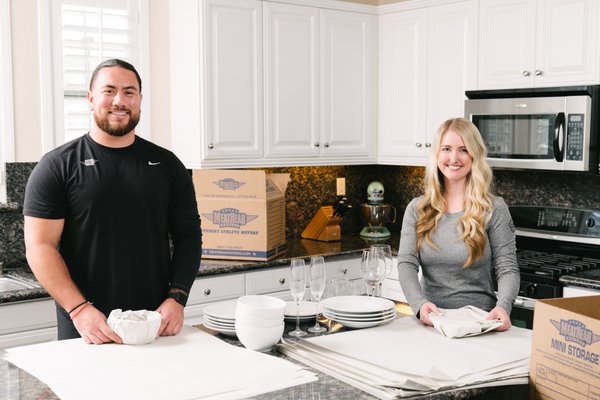 Long Distance Moving - Whether you are moving to a new city in California, a neighboring state, or all the way across the country, moving long distance can be an overwhelming experience. Meathead Movers promises to support you through the entire process by providing you with the same moving crew from start to finish. That way you can be assured that your prize possessions are in good and secure hands. Let our professional movers make your long distance move easy, efficient, and effortless. Long Distance Moving - Whether you are moving to a new city in California, a neighboring state, or all the way across the country, moving long distance can be an overwhelming experience. Meathead Movers promises to support you through the entire process by providing you with the same moving crew from start to finish. That way you can be assured that your prize possessions are in good and secure hands. Let our professional movers make your long distance move easy, efficient, and effortless.