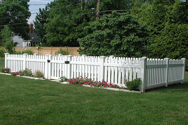 Vinyl Fences - Check out our vinyl fencing options! Don't see what you want? Call us today and we can get the right fence for your needs.