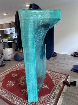 Fully protecting white couches. - We protect your couch from bottom to top - front to back. Making sure your furniture is transported with the highest level of care. Fully protecting white couches. - We protect your couch from bottom to top - front to back. Making sure your furniture is transported with the highest level of care.