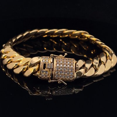 Gold Bracelets Collection - This is our wonderful gold bracelet collection.