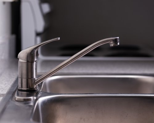 Kitchen Renovation 2019 - New kitchen counter tops, sinks, and kitchen cabinets.
