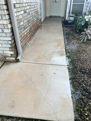 sidewalk entry job - just did this walk way to a beautiful home adding more curb appeal. ended up stunning.