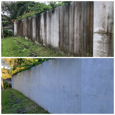 Retaining wall goes from EW to NEW - This homeowner called out to pressure wash his retaining wall that faced the street and wanted to give his house a better curb appeal.