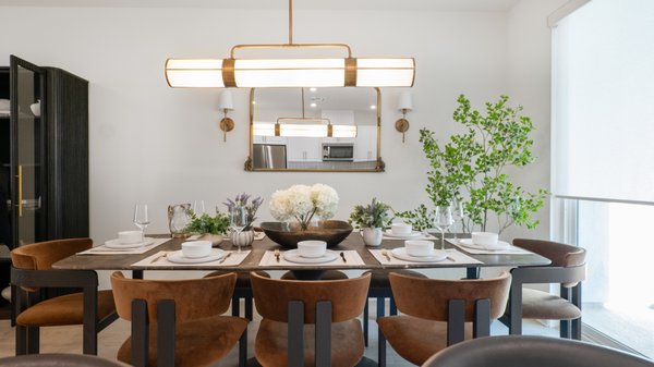 Dining Room With Modern Elegance - The client wanted warm and luxurious furnishings for their new home. A cozy, warm, and luxurious atmosphere was achieved to the client’s satisfaction. Dining Room With Modern Elegance - The client wanted warm and luxurious furnishings for their new home. A cozy, warm, and luxurious atmosphere was achieved to the client’s satisfaction.