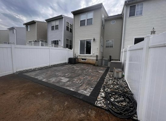 New paver patio - Upgrade your outdoor living space with a beautiful patio entertainment area