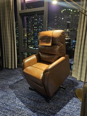Power Lift Recliner Rental for Hotel Guest in Chicago - We recently provided a Power Lift Recliner Chair to a guest staying at the 5-Star St. Regis Hotel in Chicago. The chair was rented for one week to ensure the comfort and mobility of an elderly visitor during their stay.

At All Med Equipment, we make medical equipment rentals easy and convenient — whether you're visiting Chicago or live nearby. We’ll deliver your equipment directly to your hotel, home, or Airbnb and pick it up when you’re done.