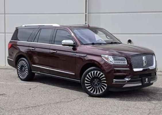 Luxury Car Service - In 2019 Ros limousine debuted to be one of California’s best limousine service companies. Our drivers are skilled and ready to tackle every situation without necessarily noticing it to the passengers. Luxury Car Service - In 2019 Ros limousine debuted to be one of California’s best limousine service companies. Our drivers are skilled and ready to tackle every situation without necessarily noticing it to the passengers.
