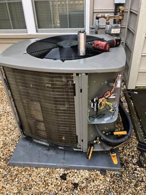 $65 diagnostic to fix your A/C - Air Conditioning repair services should be a breeze! Easy to schedule, quick to identify and complete. Top Comfort, Inc. works hard daily to ensure that our customer's needs are met. We perform repairs, system maintenance, installations, for both Commercial and Residential locations. Licensed and insured HVAC contractor (Heating, Ventilation, Air Conditioning).
We service Northern Virginia including: Arlington-Alexandria-McLean-Fairfax-Sterling-Reston-Herndon. We also service Maryland including: Montgomery County (Potomac, Bethesda, North Bethesda, Rockville). We offer Part & Labor-guarantees, which means that you don't have to worry about any future issue. Check out our reviews on Google, Thumbtack, and Home Advisor. Call us now to get a $65 diagnostic to fix your A/C. The diagnostic includes a check of the system and analysis by a licensed contractor. Please contact us if you have any questions. $65 diagnostic to fix your A/C - Air Conditioning repair services should be a breeze! Easy to schedule, quick to identify and complete. Top Comfort, Inc. works hard daily to ensure that our customer's needs are met. We perform repairs, system maintenance, installations, for both Commercial and Residential locations. Licensed and insured HVAC contractor (Heating, Ventilation, Air Conditioning).
We service Northern Virginia including: Arlington-Alexandria-McLean-Fairfax-Sterling-Reston-Herndon. We also service Maryland including: Montgomery County (Potomac, Bethesda, North Bethesda, Rockville). We offer Part & Labor-guarantees, which means that you don't have to worry about any future issue. Check out our reviews on Google, Thumbtack, and Home Advisor. Call us now to get a $65 diagnostic to fix your A/C. The diagnostic includes a check of the system and analysis by a licensed contractor. Please contact us if you have any questions.