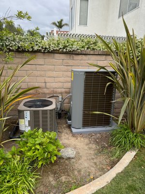 High-Efficiency Inverter System Installation - Replaced an outdated HVAC system with a new 18 SEER high-efficiency inverter unit, improving comfort, air quality, and energy savings. This upgrade ensures reliable heating and cooling year-round while significantly reducing utility costs.