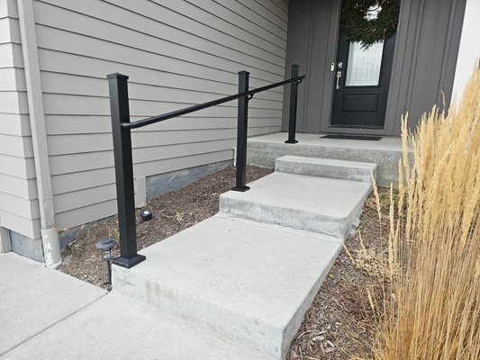 home update Longmont - Installing metal safety railings is a crucial step for enhancing safety and security in various settings such as staircases, balconies, decks, and pathways. Whether for residential or commercial properties, metal railings offer durability, strength, and a modern aesthetic.