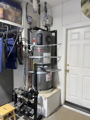 Water Heaters & Heat Pumps - Comfy heating and air conditioning installs traditional tanked water heaters, tankless water heaters and the latest,  smart Wi-fi enabled heat pump water heaters!