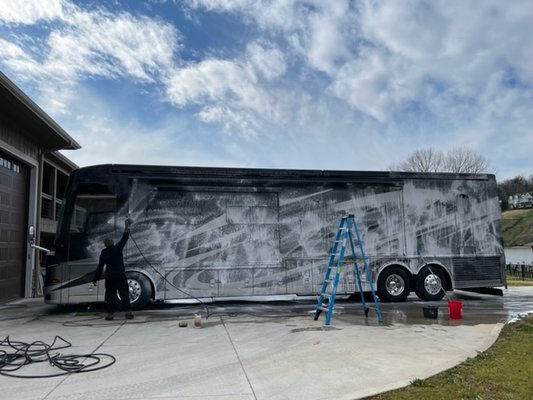 King Aire RV - This customer likes to keep his massive RV looking tip-top, including rinses using DI (deionized water, to prevent spotting and streaks), and maintaining a super-shiny ceramic coat. We have just the right treatments, tools, and tricks to keep him happy!