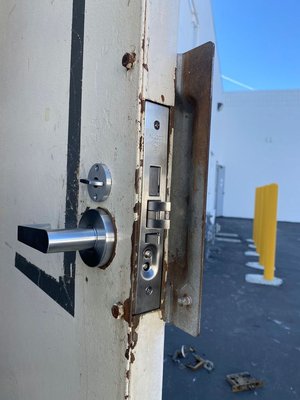 Home Security Upgrade: Professional Rekey & Deadbolt Installation - Moving into a new home is exciting, but securing it is the priority. For this Long Beach project, we performed a complete rekey of all entry points to ensure the new homeowners were the only ones with access.

We also upgraded their standard hardware to high-security Grade 1 deadbolts for maximum kick-in resistance. At Joel Locksmith, we don't just change locks; we evaluate your entire door's security. This project was completed in under an hour with zero damage to the door frames.

As a new business on Yelp, we are committed to providing the most affordable, transparent, and professional locksmith services in the area. Secure your peace of mind without overpaying. Contact us for a free estimate!"