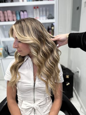 Hair Extensions - Installs multiple hair extensions Hair Extensions - Installs multiple hair extensions