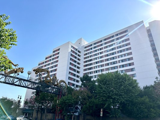 Cathy Manor Senior Living Big Move - Z Movers Successfully Relocates Cathy Manor Senior Living Community in Los Angeles,
When it comes to moving, experience, planning, and compassion make all the difference. At Z Movers LLC, we recently completed one of our largest and most meaningful projects to date: the full relocation of Cathy Manor Senior Living, a community of 450+ apartments, right here in Los Angeles.
This massive project took over 5 months to complete, and it showcased everything that makes Z Movers different—professionalism, attention to detail, and genuine care for the people we serve. Cathy Manor Senior Living Big Move - Z Movers Successfully Relocates Cathy Manor Senior Living Community in Los Angeles,
When it comes to moving, experience, planning, and compassion make all the difference. At Z Movers LLC, we recently completed one of our largest and most meaningful projects to date: the full relocation of Cathy Manor Senior Living, a community of 450+ apartments, right here in Los Angeles.
This massive project took over 5 months to complete, and it showcased everything that makes Z Movers different—professionalism, attention to detail, and genuine care for the people we serve.
