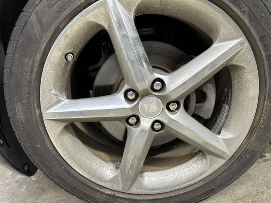 2007 Saturn Sky wheel polishing - This car was sitting in a garage for 2 years 2007 Saturn Sky wheel polishing - This car was sitting in a garage for 2 years