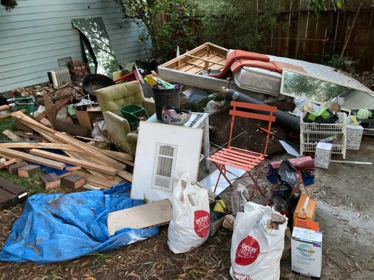 Moving junk pile removal! - This junk pile was removed for a couple who was leaving California as many people are these days! Moving junk pile removal! - This junk pile was removed for a couple who was leaving California as many people are these days!