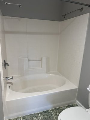 Move in cleaning - This apartment is empty and dirty before clients can move in she wants the apartment deep cleaning Move in cleaning - This apartment is empty and dirty before clients can move in she wants the apartment deep cleaning