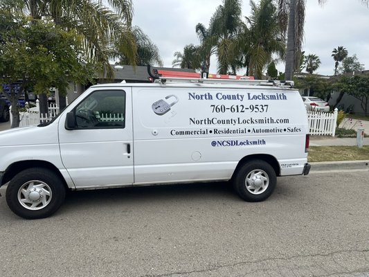 Secure your business - Ensure the safety of your business with our commercial locksmith services. From rekeying locks to Installing keyless hardware, our skilled locksmith delivers top quality solutions to fortify your businesses defenses. Rest easy knowing your business is protected by our reliable and efficient locksmith services. Secure your business - Ensure the safety of your business with our commercial locksmith services. From rekeying locks to Installing keyless hardware, our skilled locksmith delivers top quality solutions to fortify your businesses defenses. Rest easy knowing your business is protected by our reliable and efficient locksmith services.