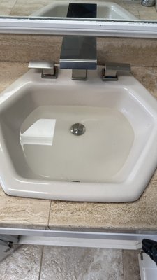 Sink faucet replacement - Faucet replacement