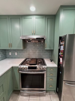 A cabinet refresh that changes the whole kitchen ✨ - This project focused on updating the kitchen through professional cabinet painting, creating a fresh, modern look without the need for a full renovation. The cabinets were carefully prepped, cleaned, and painted to achieve smooth, even finishes and clean lines.
Special attention was given to details, hardware areas, and edges to ensure a durable result that stands up to daily use. The new color brightened the space and gave the kitchen a more cohesive, updated feel.
This project is a great example of how cabinet painting can transform a kitchen while maintaining quality and longevity. A cabinet refresh that changes the whole kitchen ✨ - This project focused on updating the kitchen through professional cabinet painting, creating a fresh, modern look without the need for a full renovation. The cabinets were carefully prepped, cleaned, and painted to achieve smooth, even finishes and clean lines.
Special attention was given to details, hardware areas, and edges to ensure a durable result that stands up to daily use. The new color brightened the space and gave the kitchen a more cohesive, updated feel.
This project is a great example of how cabinet painting can transform a kitchen while maintaining quality and longevity.