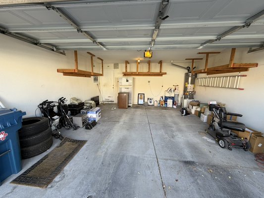 Garage clean out. - Garage clean outs made simple and done fast! Garage clean out. - Garage clean outs made simple and done fast!