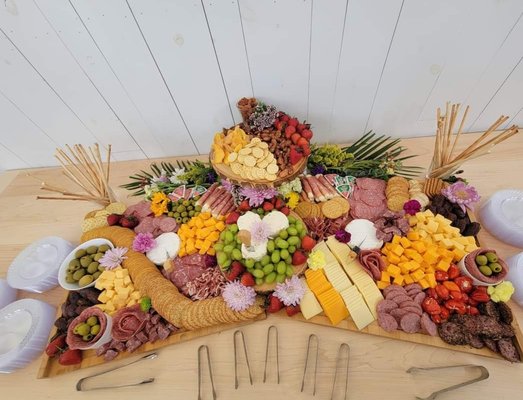 Corporate Event Catering - Best Mobile Chef brings gourmet dining to your corporate events with personalized catering services. From executive lunches to large-scale conferences, we deliver fresh, delicious meals tailored to your needs, ensuring a memorable experience for your team and clients.