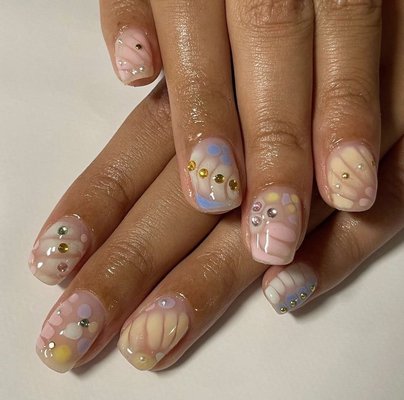 New Renovation - The renovated space is spacious, comfortable and odorless. The manicurist has a good attitude and considerate service. New Renovation - The renovated space is spacious, comfortable and odorless. The manicurist has a good attitude and considerate service.