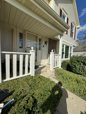 restoration of entrance stairs and railings - this reconstruction was done on the entrance stairs and railings that had already rotted, the wood was damaged, which means that the bad wood was dismantled and replaced with a new one and putty painting