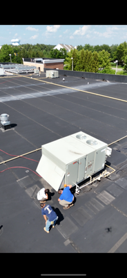 HVAC UNIT AND FILTER CLEANING - WE CLEAN COMMERCIAL AC UNITS AND FILTERS ON ROOFS OF BUILDINGS. HVAC UNIT AND FILTER CLEANING - WE CLEAN COMMERCIAL AC UNITS AND FILTERS ON ROOFS OF BUILDINGS.