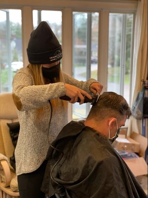 Men's Cut - Are you have trouble getting into a barbershop or salon? Well no need to worry, our stylists come directly to you and give you a haircut from the comfort of your own home.  No mess, no stress our stylist will take care of the rest!
