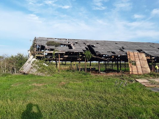 Barn tear down and haul away - Tore down old barn and hauled away Barn tear down and haul away - Tore down old barn and hauled away