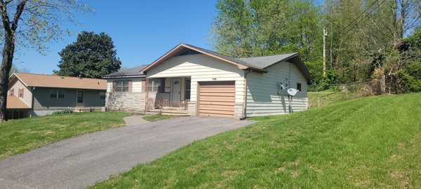 Sold 1318 Piedmont Rd, Paducah - So happy for my clients who are starting their next chapter after selling their home in Paducah. Thank you for allowing me to be part of your journey! Sold 1318 Piedmont Rd, Paducah - So happy for my clients who are starting their next chapter after selling their home in Paducah. Thank you for allowing me to be part of your journey!