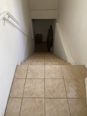 Cleaning the steps - Cleaning the steps to the basement room Cleaning the steps - Cleaning the steps to the basement room