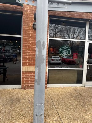 Paint decorative post - These decorative posts that have been badly touched up over years and the store wanted to be uniform color matched paint them top bottom Paint decorative post - These decorative posts that have been badly touched up over years and the store wanted to be uniform color matched paint them top bottom
