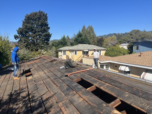 Roofing Removal - Call us for your demolition projects.