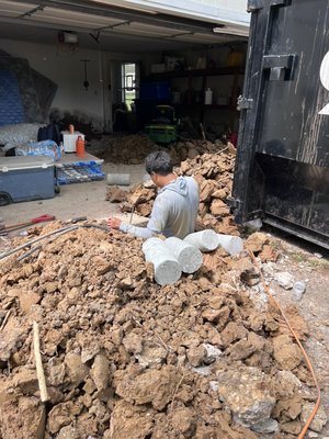 Elevación de Losa con Pilares de Presión - Está casa,tiene 4 pulgadas de caídas, y puse 50 muelles de concreto, y el trabajo, se hizo en todo área de la casa, y la mayoría son quebrado de concreto Elevación de Losa con Pilares de Presión - Está casa,tiene 4 pulgadas de caídas, y puse 50 muelles de concreto, y el trabajo, se hizo en todo área de la casa, y la mayoría son quebrado de concreto