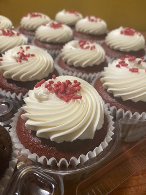 Cupcakes - We offer a wide variety of many different flavors of cupcakes in both regular and minis! Our cupcakes can be customized in many ways to match your event theme as well. Take a peek at some of our past orders right here!