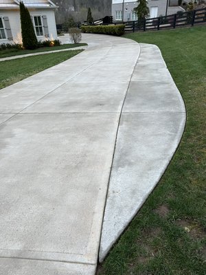 Driveway cleaning - Driveway cleaning after and before, removes the dirtiness