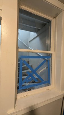 Replacement of a broken single pane of glass. - Replacement of a broken single pane of glass. Replacement of a broken single pane of glass. - Replacement of a broken single pane of glass.