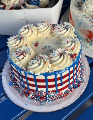 Independence Day 2024! - Order https://honeymoonsweets.com/menu?location=honeymoonsweetsbakery-loxoxu

Savor our exclusive half-dozen premium filled cupcake box, featuring flavors like Red Velvet, Lemon, White, Chocolate, Carrot, and Funfetti—perfect for Independence Day festivities! Each cupcake combines moist cake with a decadent filling, ensuring a delicious treat for your celebration. Whether you're hosting a gathering or enjoying a moment of indulgence, these cupcakes are a must-have. Order now and elevate your Independence Day with our gourmet baking!

Our 10" and 6" Independence Day Cake is the centerpiece your celebration deserves. Choose from Lemon Cake with Raspberry Mousse, Chocolate Cake with Chocolate Mousse, or White Cake with Fresh Strawberries and Bavarian Cream. Each option promises a burst of flavor and festive spirit. Perfect for gatherings or as a patriotic gift. Order yours today and make this July 4th unforgettable!