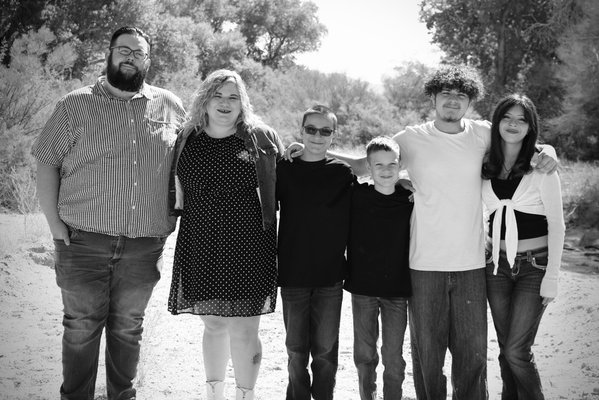 Family B&W Session 🤍 - A beautiful, quick B&W (as requested) family session! Family B&W Session 🤍 - A beautiful, quick B&W (as requested) family session!