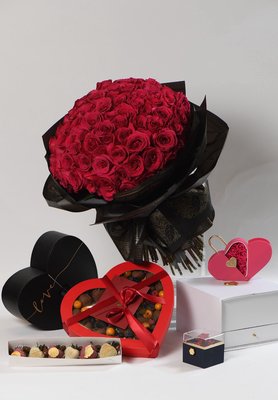 Flower & fruit arrangement 
Gift shop - Welcome to Bonbons N Roses — where luxury meets flavor, beauty, and unforgettable experiences.

At Bonbons N Roses, we are known for our eye-catching fruit arrangements and our signature strawberries dipped in premium, high-quality Belgian chocolate. The rich taste, elegant presentation, and irresistible aroma are what draw people in — turning every visit into a sweet experience worth stopping for.

Our fruit arrangements are crafted fresh daily using carefully selected, high-quality fruits, designed in luxurious styles that are perfect for gifting, events, or simply treating yourself. Paired with our chocolate-covered strawberries, they create a unique combination that not only looks stunning but tastes exceptional.

We also specialize in preserved roses that last 3 to 5 years, bridal bouquets, and full wedding and event arrangements. From car decorations for weddings to beautifully styled dessert tables, balloons, and custom gift sets that combine flowers and sweets — every detail is designed to impress.

Our services include:
• Premium chocolate-covered strawberries  
• Luxury fruit arrangements  
• Preserved roses (3–5 years)  
• Bridal bouquets & wedding floral design  
• Wedding car arrangements  
• Dessert tables & event styling  
• Balloon decorations  
• Custom gift sets (flowers + sweets)  
• Luxury & exotic car rentals  
• Prime and luxury arrangements  

At Bonbons N Roses, we focus on quality, creativity, and presentation — creating products that don’t just sit on a table, but attract attention, bring people in, and leave a lasting impression.

Whether you're planning a special event or just passing by and craving something beautiful and delicious, Bonbons N Roses is your destination for luxury gifts and unforgettable moments.