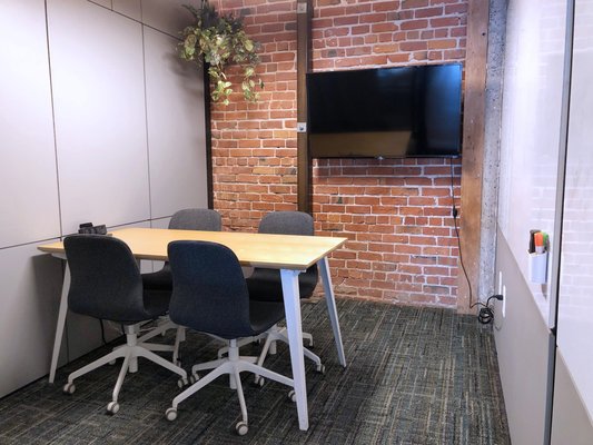 Opal Meeting Room - ° Accommodates 4 people
° Versatile — great for small meetings or as a day office
° Ethernet connection, whiteboard and high def display
Our meeting rooms are perfect for collaboration, a professional setting to meet a client, or to gather off-site for workshops and team-building sessions. Book by the hour or the day on weekdays, evenings and weekends (email hello@temescalworks.com to reserve evenings and weekends). Help yourself to coffee and tea in our shared kitchen….and if your team needs a break — we’re just steps away from many great local restaurants! Opal Meeting Room - ° Accommodates 4 people
° Versatile — great for small meetings or as a day office
° Ethernet connection, whiteboard and high def display
Our meeting rooms are perfect for collaboration, a professional setting to meet a client, or to gather off-site for workshops and team-building sessions. Book by the hour or the day on weekdays, evenings and weekends (email hello@temescalworks.com to reserve evenings and weekends). Help yourself to coffee and tea in our shared kitchen….and if your team needs a break — we’re just steps away from many great local restaurants!