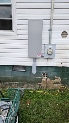 New 200 amp outdoor panel upgrade - House was being remodeled, added new branch circuits and installed new outdoor panel New 200 amp outdoor panel upgrade - House was being remodeled, added new branch circuits and installed new outdoor panel