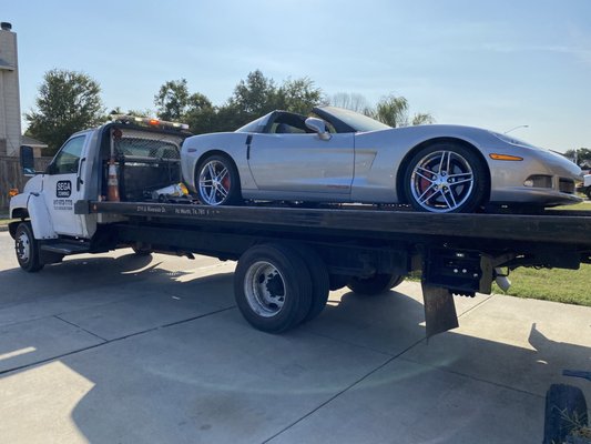 TOWING - ALL YOUR TOWING NEEDS 
We offer a range of services specializing in Light, Medium, and Heavy-duty towing.
Flat tire on the free way? Locked your key in the vehicle accidentally? Or did you ignore that fuel light on the dash? No problem, WE GOT YOU!