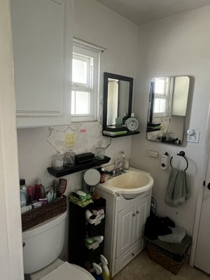 Bathroom Remodel 🛁 - Dreaming of a bathroom remodel that blends style, functionality, and quality? If you're ready to transform your space, I’m here to help! With years of experience in bathroom renovations, I can work with you to create a design that fits your needs and exceeds your expectations. Contact me today to discuss your project and get started on your bathroom makeover!
661-903-9086 Bathroom Remodel 🛁 - Dreaming of a bathroom remodel that blends style, functionality, and quality? If you're ready to transform your space, I’m here to help! With years of experience in bathroom renovations, I can work with you to create a design that fits your needs and exceeds your expectations. Contact me today to discuss your project and get started on your bathroom makeover!
661-903-9086